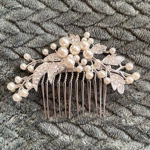 Pearl & Rhinestone floral hair accessory